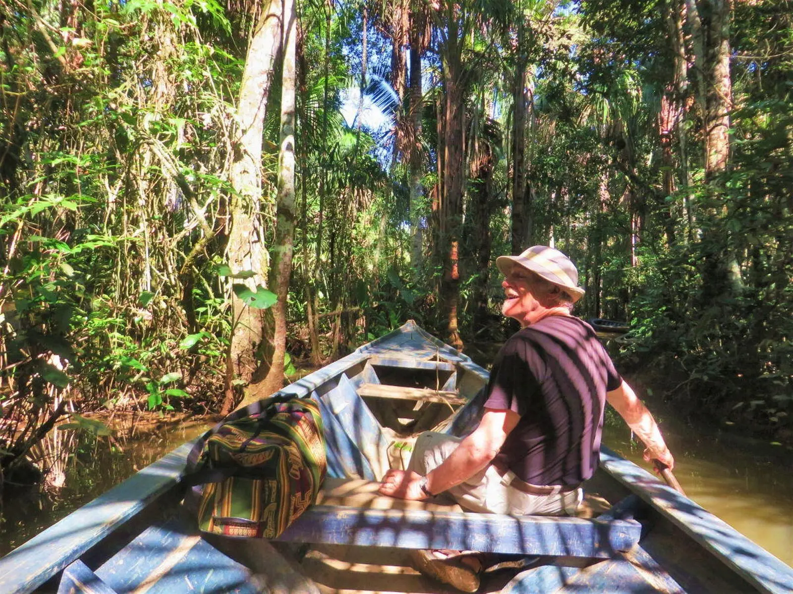 Mit dem Boot auf der Suche nach Riesenottern, Kaimanen und Piranhas