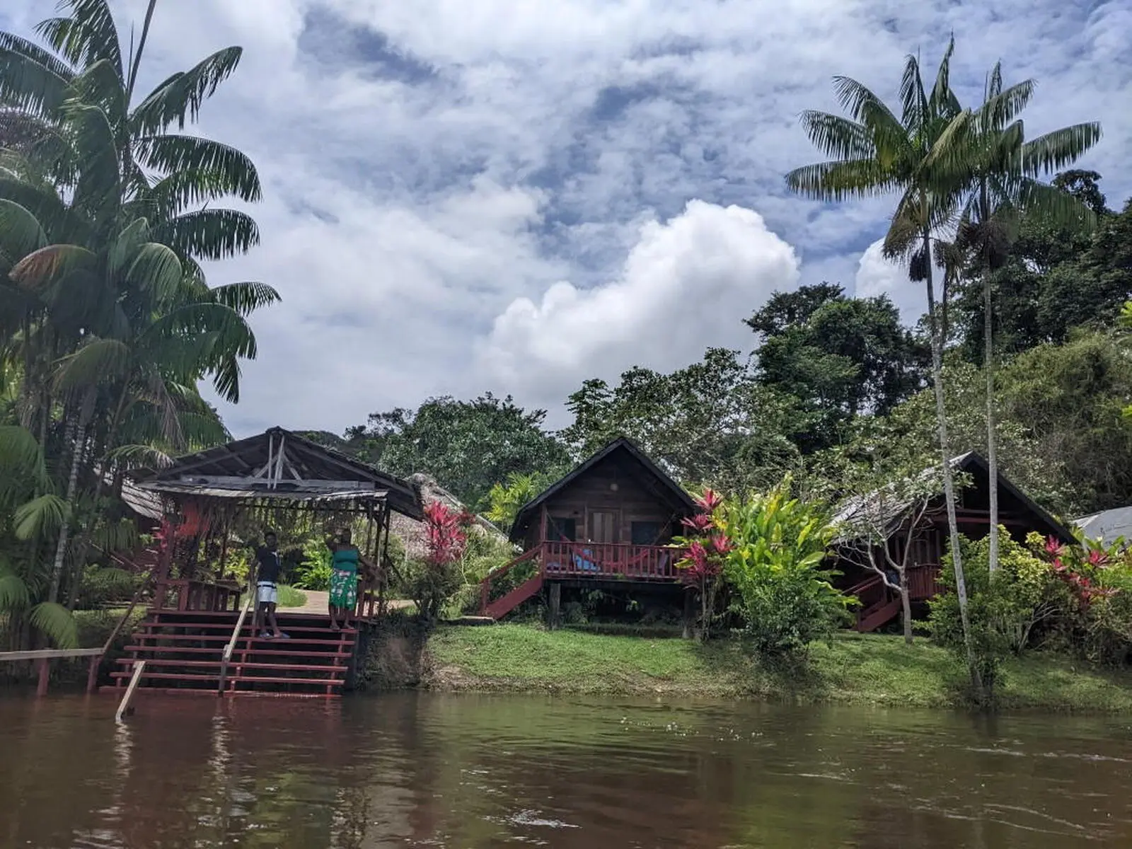 Ruhe abseits der Straßen – einige Lodges sind nur per Boot erreichbar