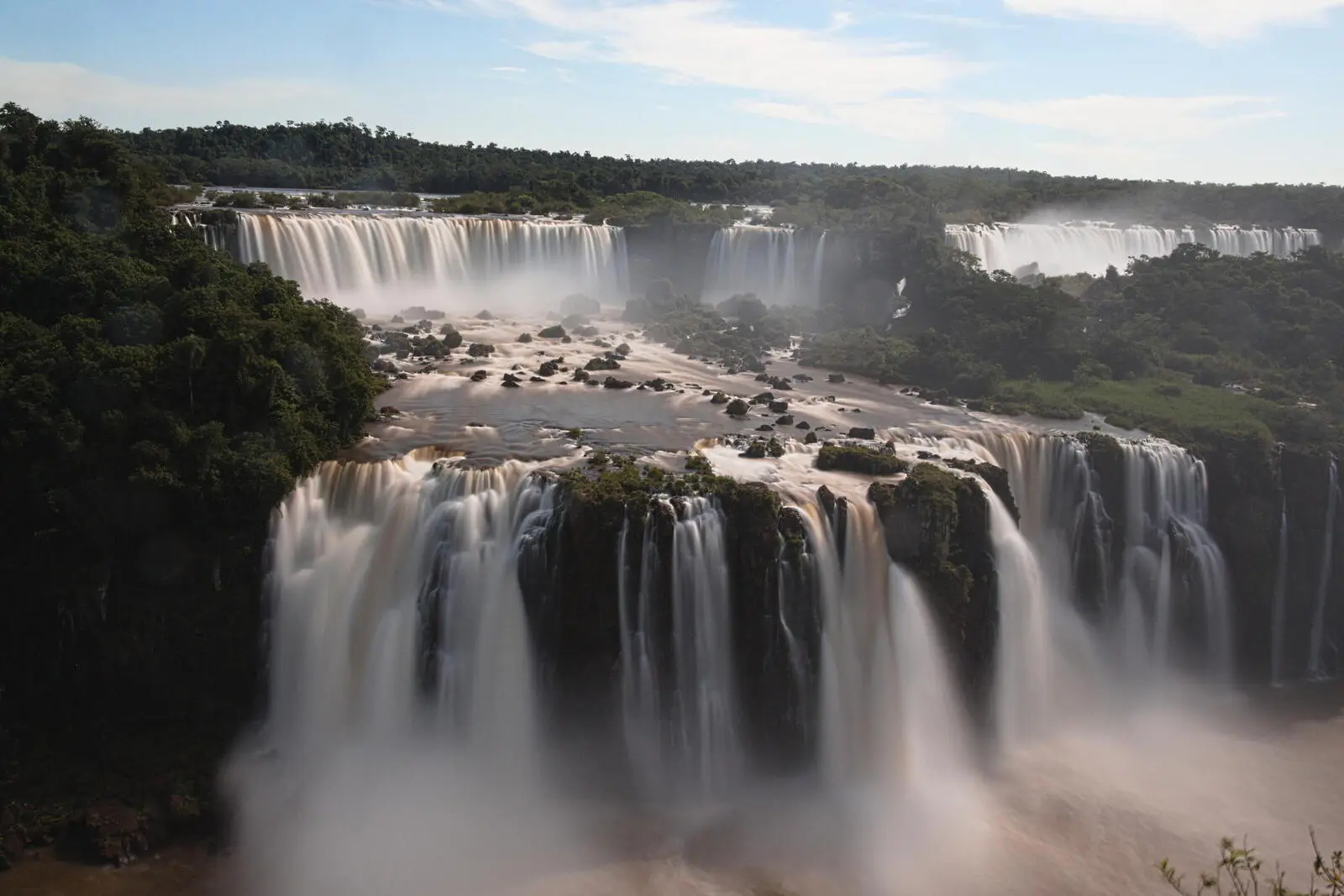Zum Abschluss der Reise besuchen Sie die spektakulären Iguazu-Wasserfälle