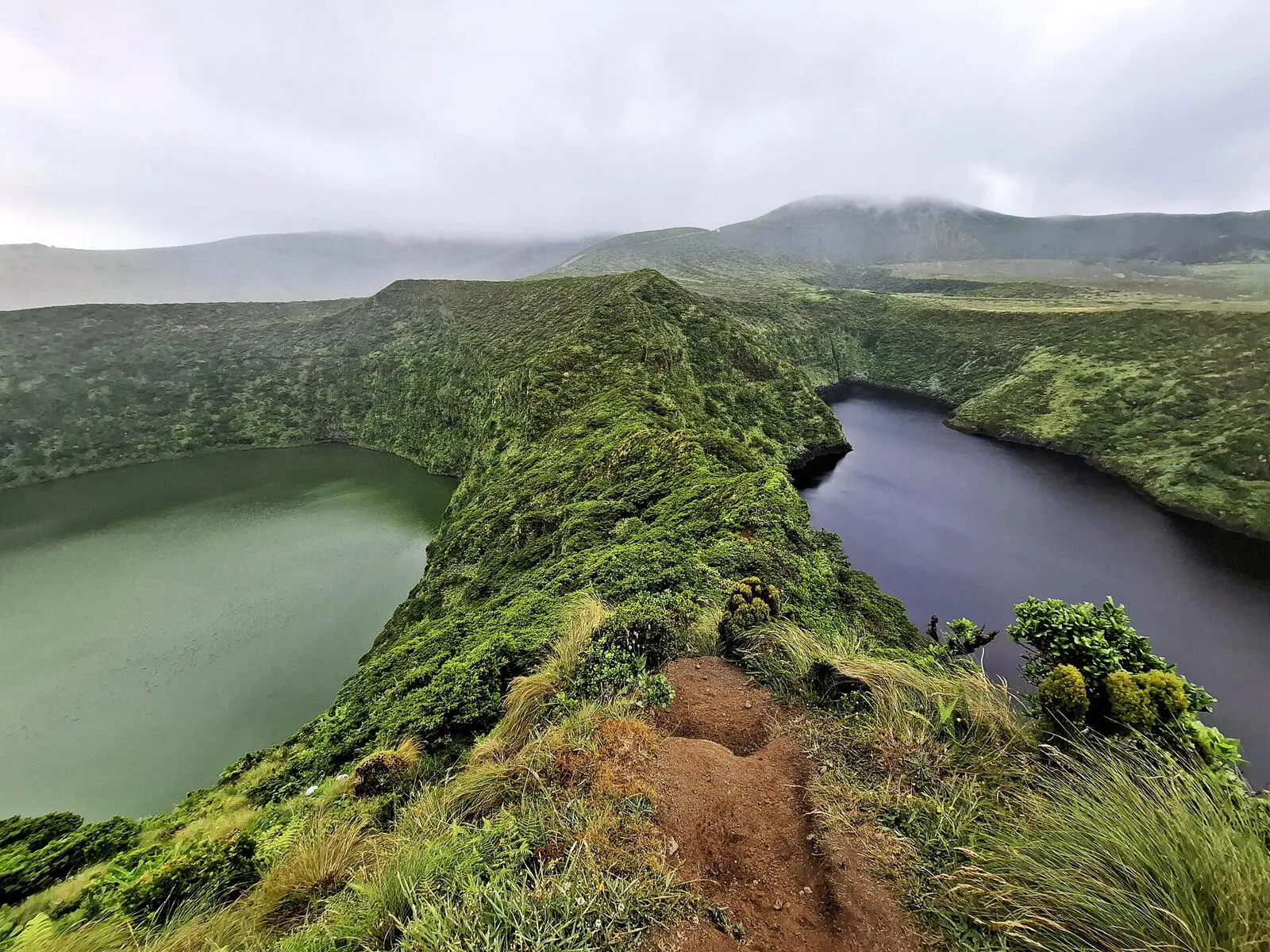 Lagoa Negra und Lago Comprida auf Flores