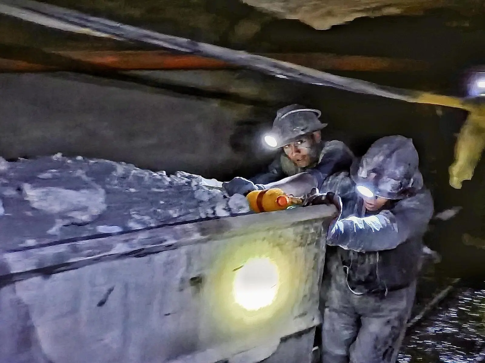 Begegnung mit den Minenarbeitern der Silberstadt Potosi (Foto: J. Wirtz)