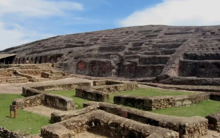 Besichtigung der Inkafestung El Fuerte und Flug nach Cochabamba