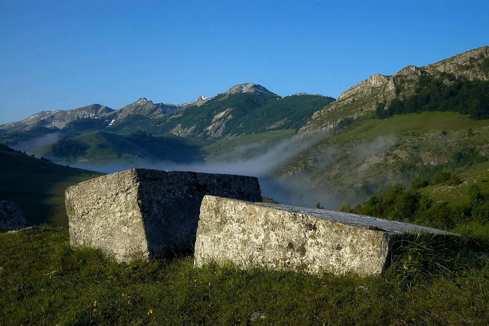 Bjelasnica – grandiose Bergpanoramen auf dem Weg zum höchsten Gipfel 