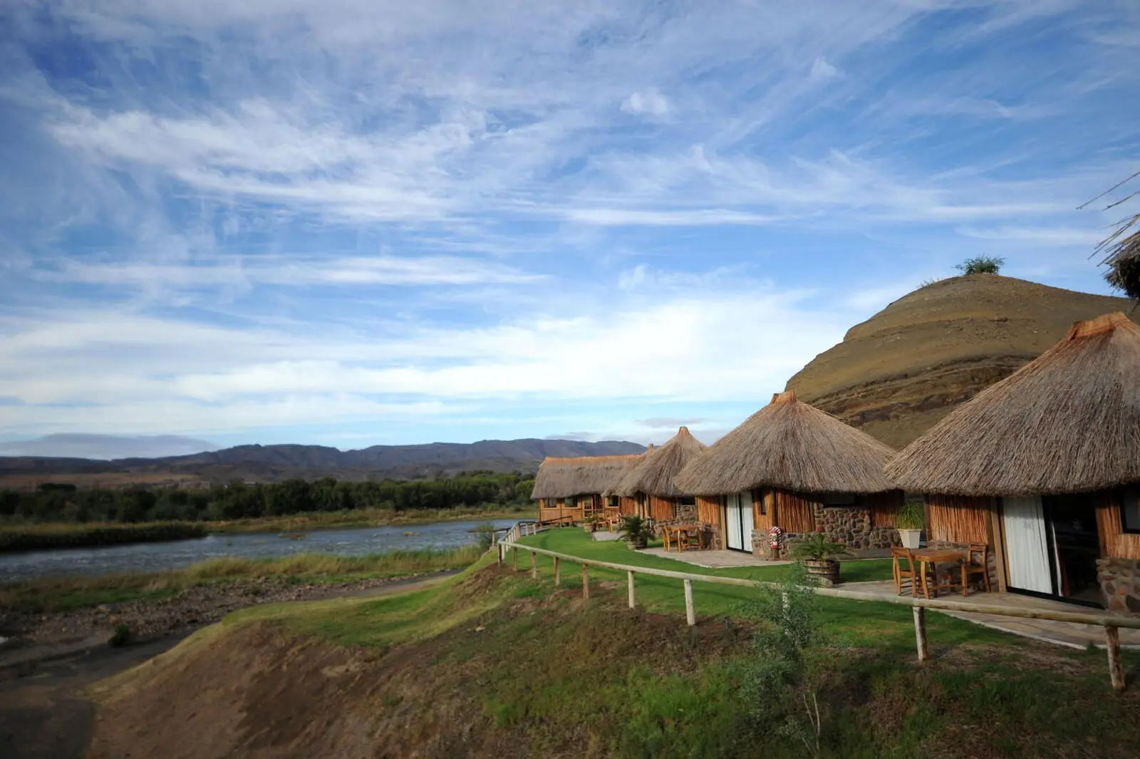 Ihre Lodge am Orange River. Untergebracht sind Sie ausschließlich in festen Unterkünften
