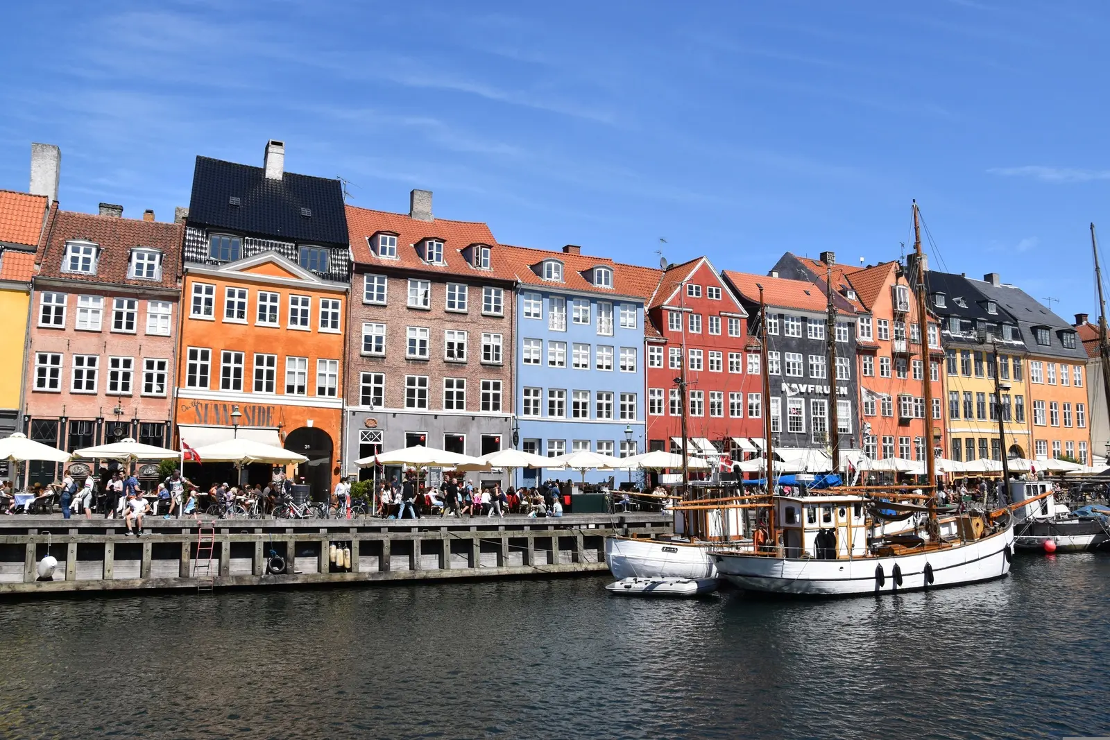 Gemütliche Cafes am Hafen von Kopenhagen