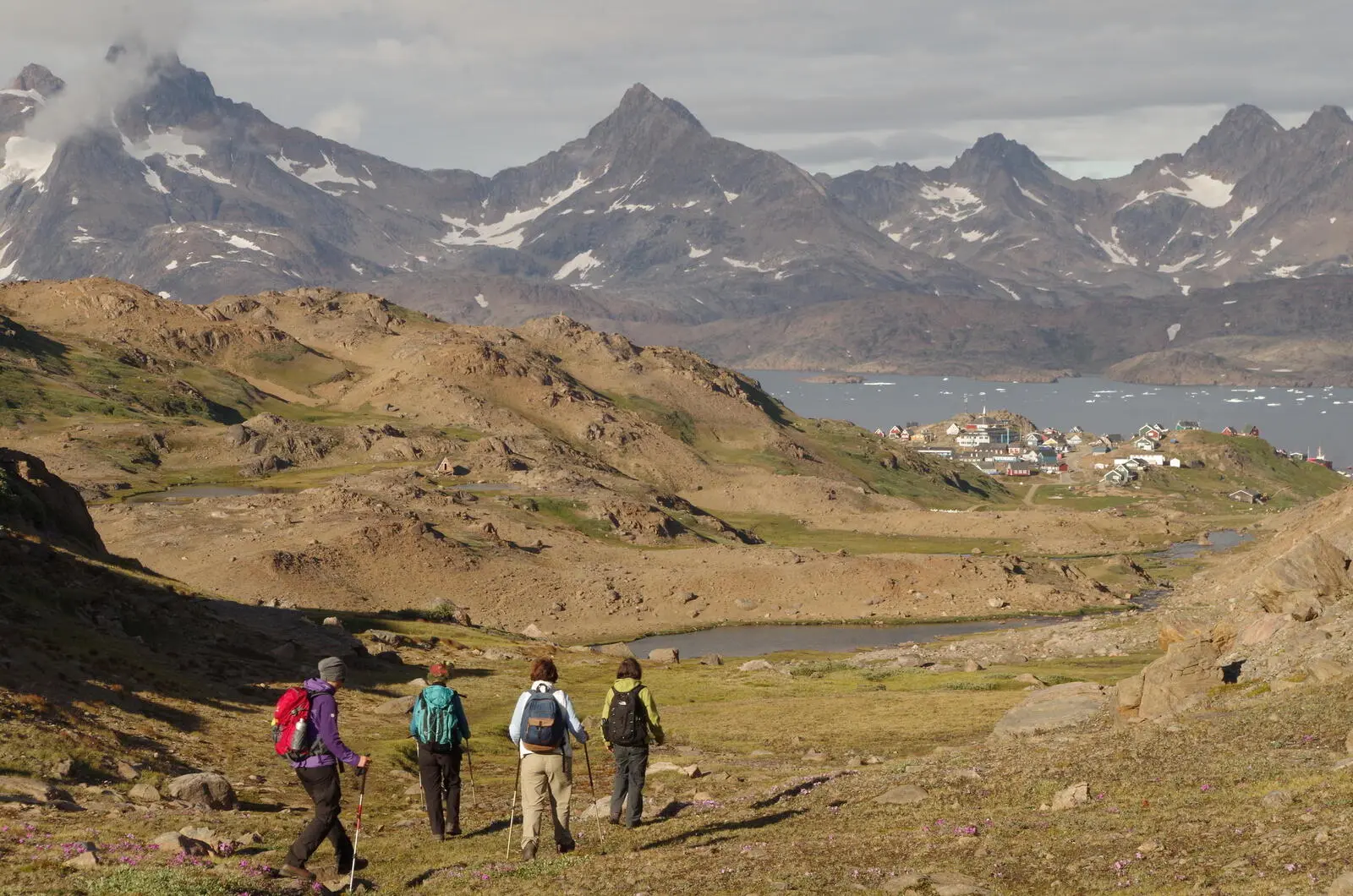Wanderungen rund um Tasiilaq und auf den Hausberg der Halbinsel