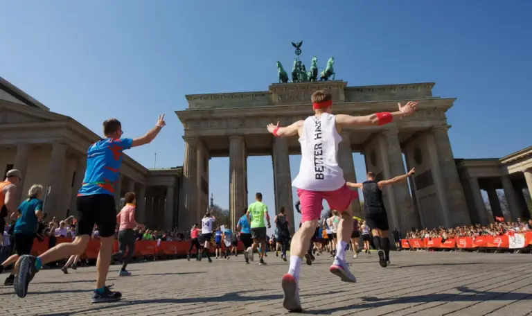 Ziel am Brandenburger Tor | GENERALI BERLINER HALBMARATHON | © SCC EVENTS