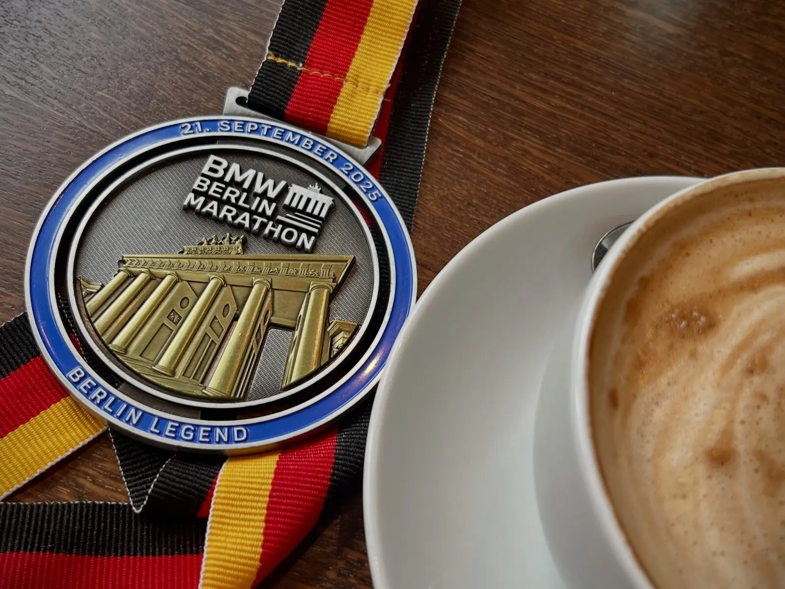 Nach dem Marathon kannst du in der Hotelbar genießen und relaxen.
