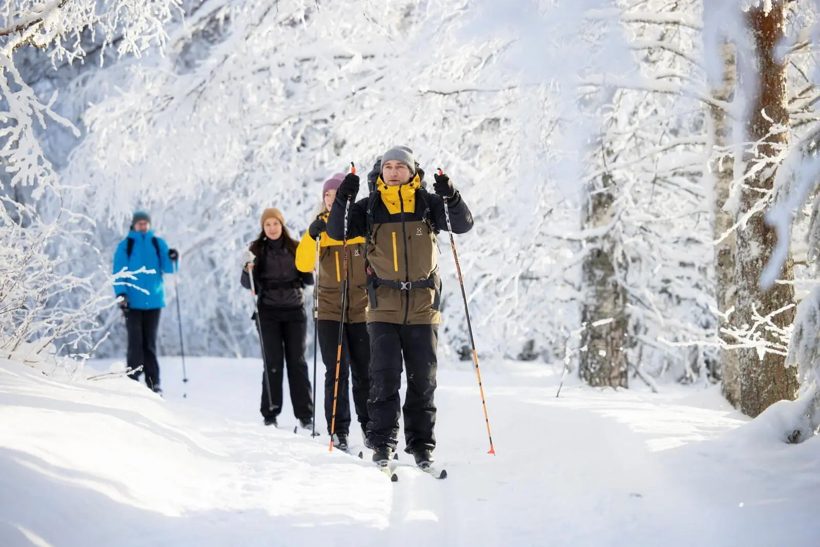 Nach einer eintägigen Skischule unternehmen Sie Ihre erste klassiche Langlauftour.