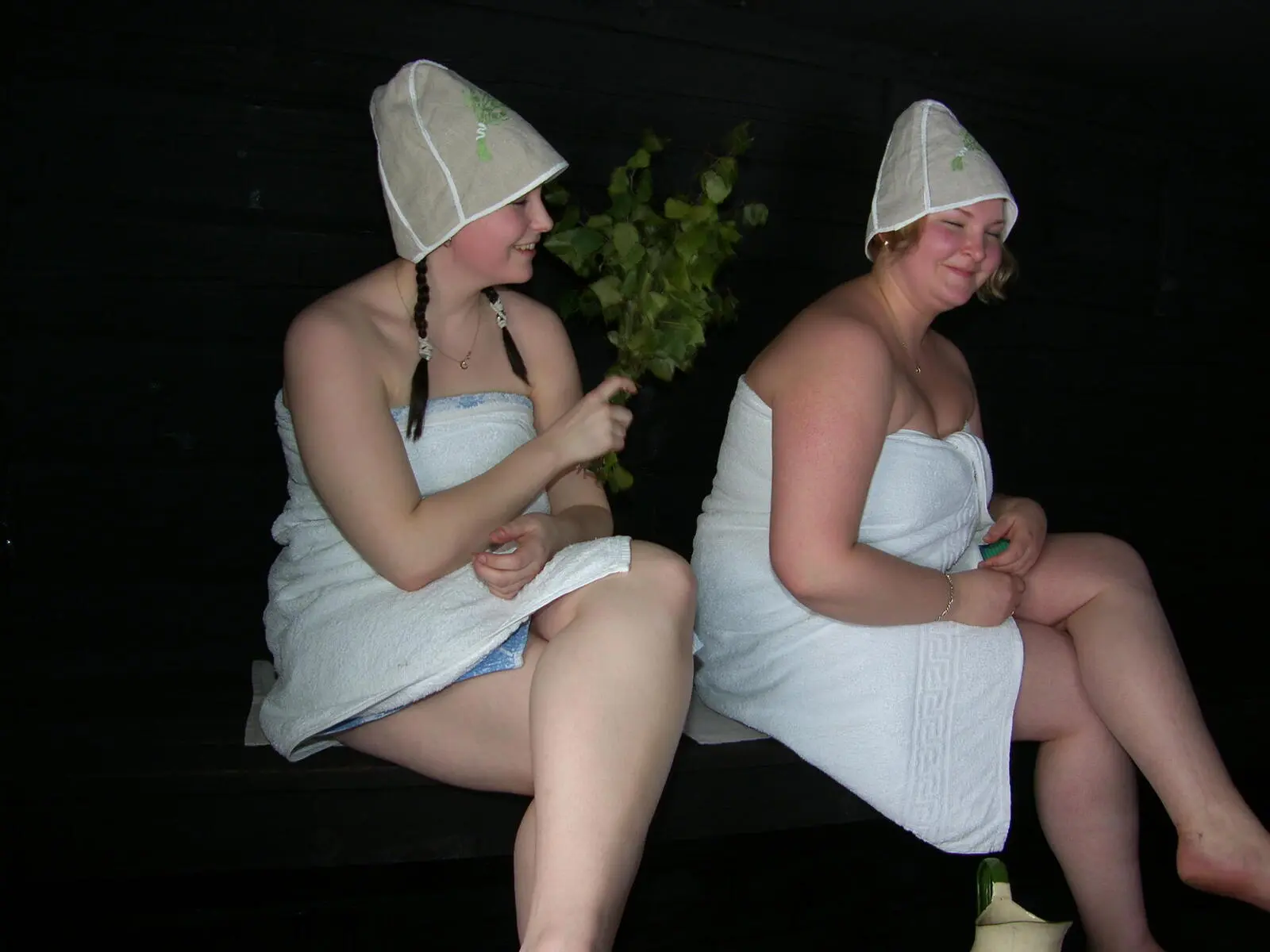 Am Abschlussabend erleben Sie die traditionelle Rauchsauna am See...