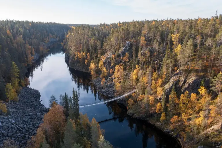Freuen Sie sich auf Herbstfarben im Hossa Nationalpark! (c) Hannu Huttu