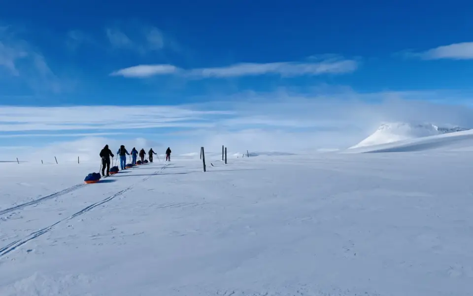 Mit Ski auf das Dach von Finnland