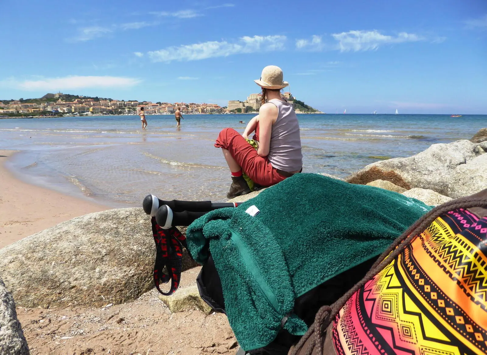 Die Küste an der Balagne ist für ihre schönen Strände und kristallklares Wasser bekannt. Neben den Wanderungen gibt es auch genügend Zeit zum Baden. 