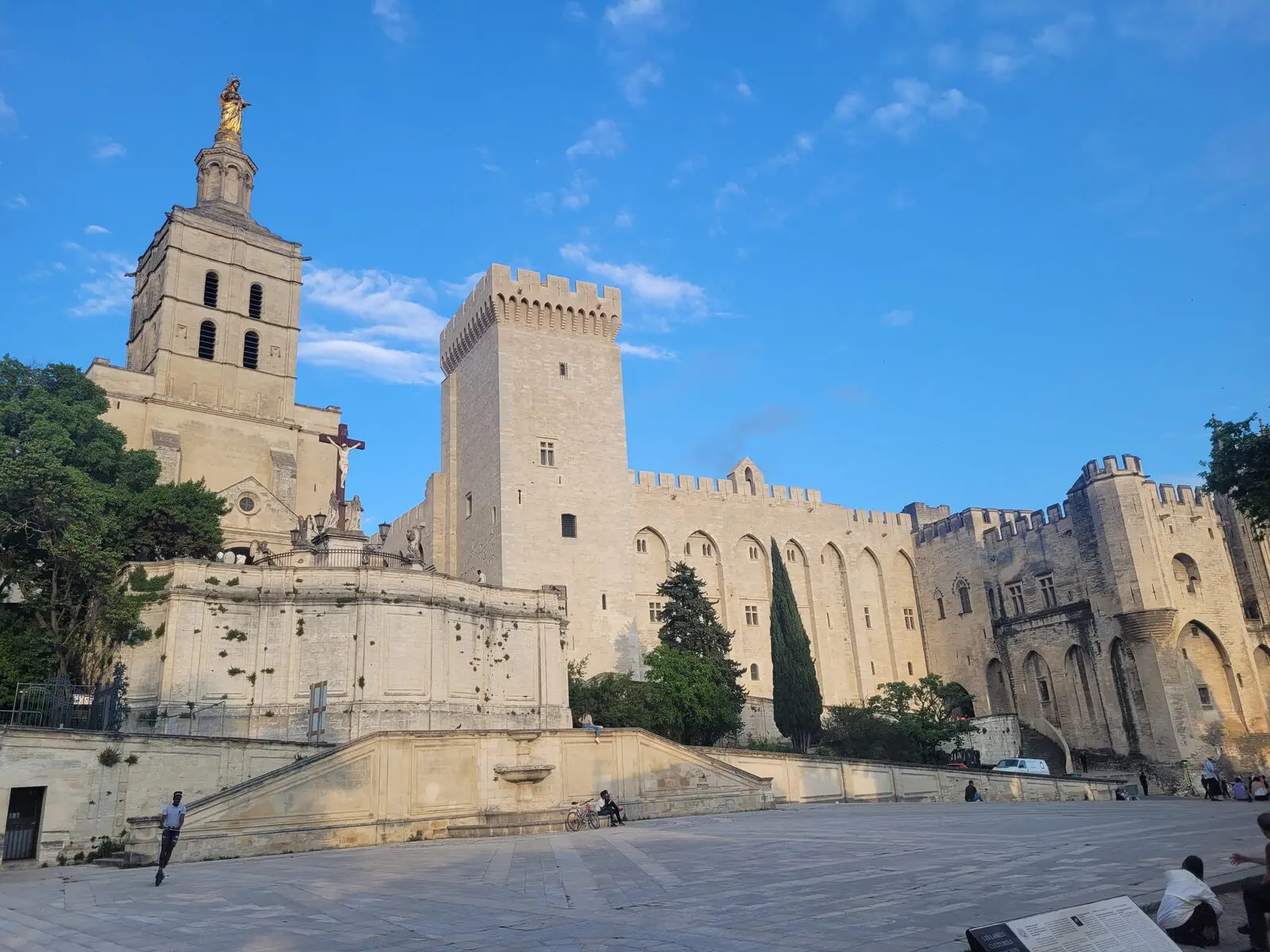 Der Papstpalast in Avignon