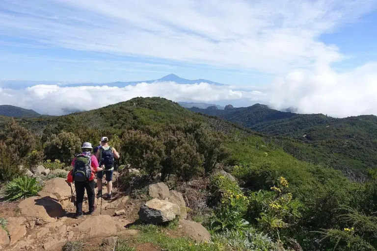 Über dem Wolkenmeer der höchste Berg Spaniens, der Teide. Foto: S. Heitmann
