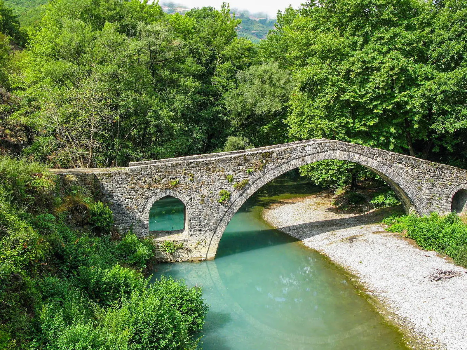 Die Region Zagori ist bekannt für ihre Steinbogenbrücken 