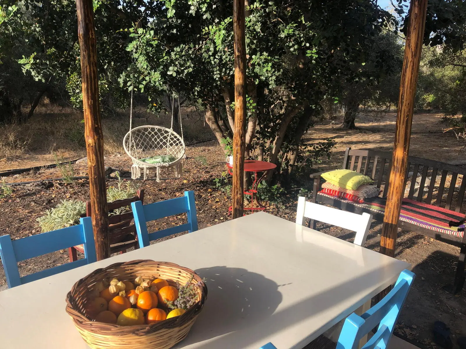 Ihr Ort für das gemeinsame Frühstück! Angelas liebevoll angelegter Garten lädt zum Verweilen ein...