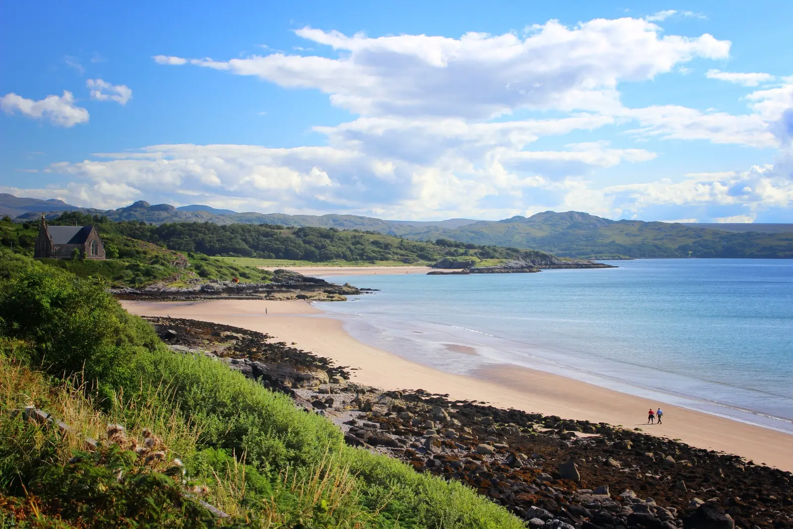 Der wunderschöne Strand von Gairloch lockt zu Spaziergängen.