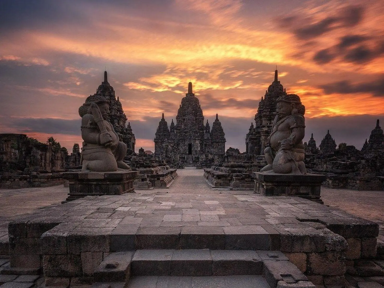 Seit weit über 1.000 Jahren wartet der Candi Sewu Tempel auf Ihren Besuch