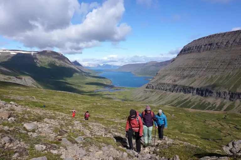 Fjorde, Täler, Berge und Wandern - braucht es mehr zum Glücklichsein?