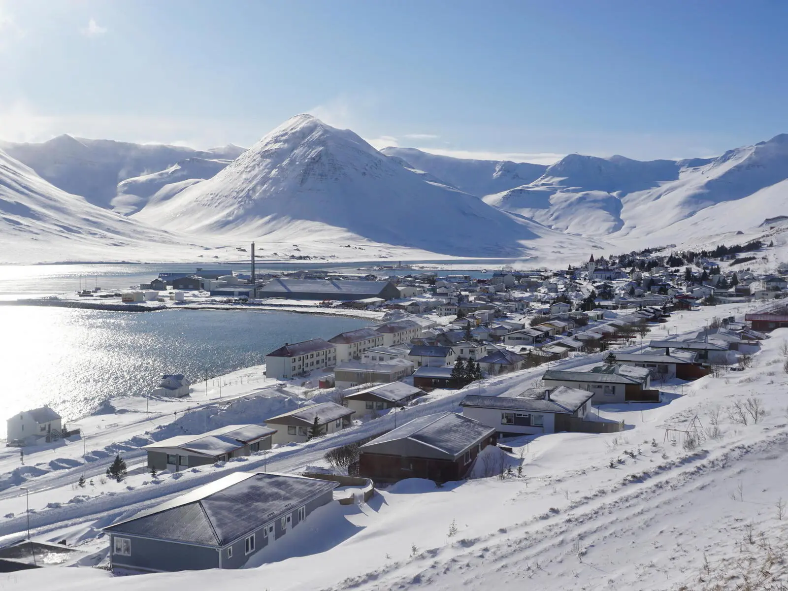 Zwei Nächte verbringen wir in Siglufjörður, der nördlichsten Stadt Islands.