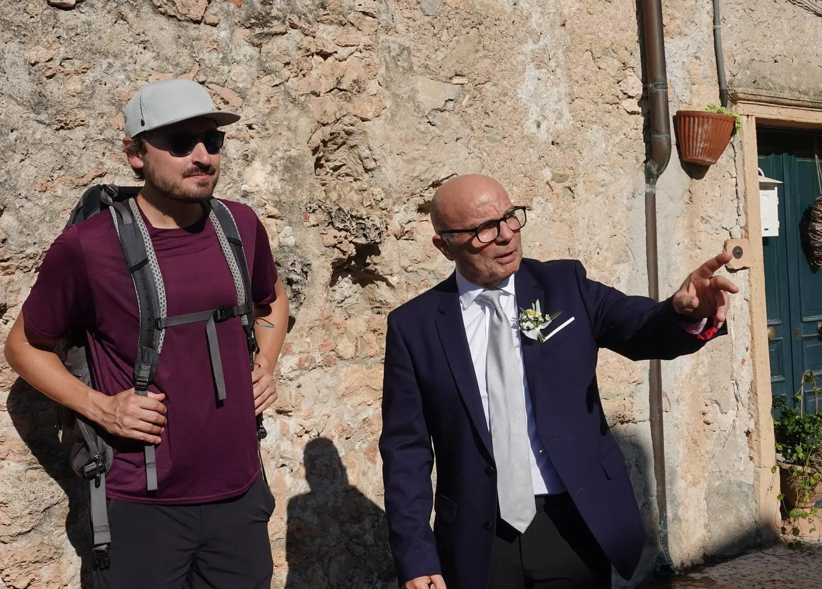 Reiseleiter Max und Hotelchef Luciano
