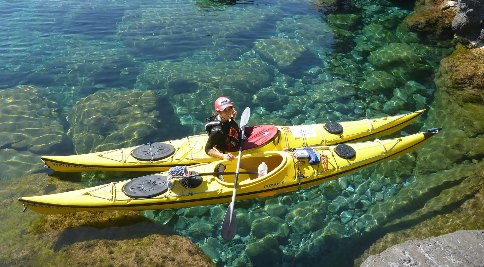 Spannende Seekajaktour entlang der Küste der Liparischen Insel Vulcano