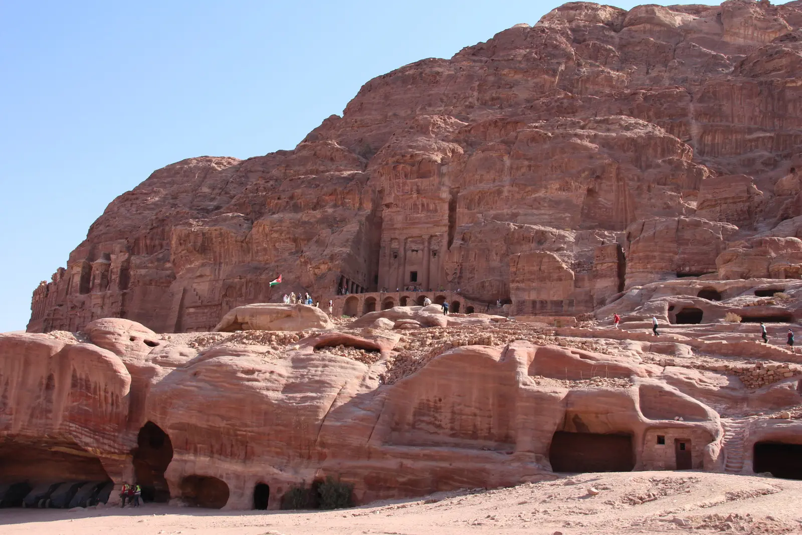 Entdecken auch unbekannte Ecken in Petra