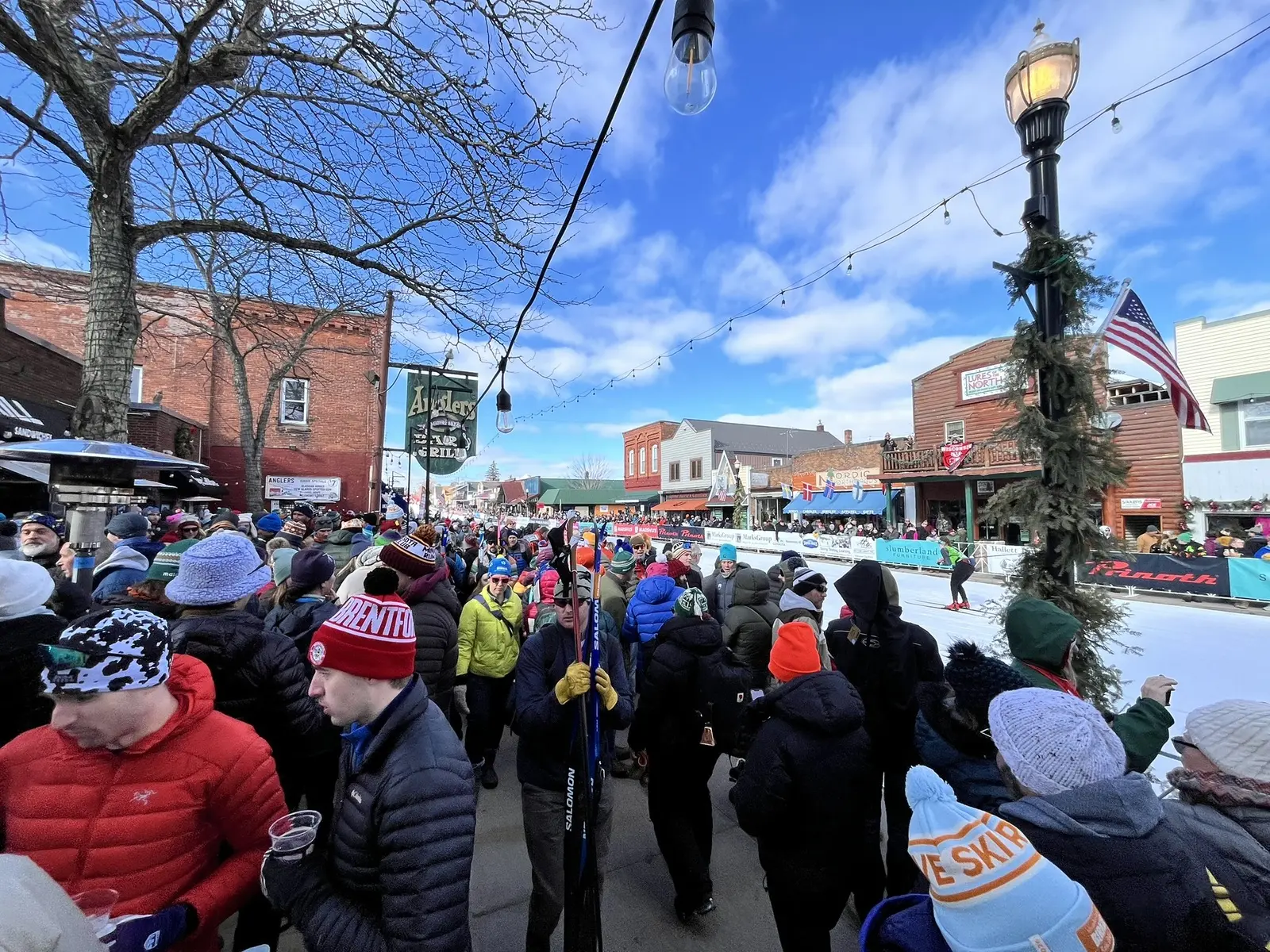 Einmalig unter den Worldloppet-Rennen ist die Volksfeststimmung beim BIRKIE