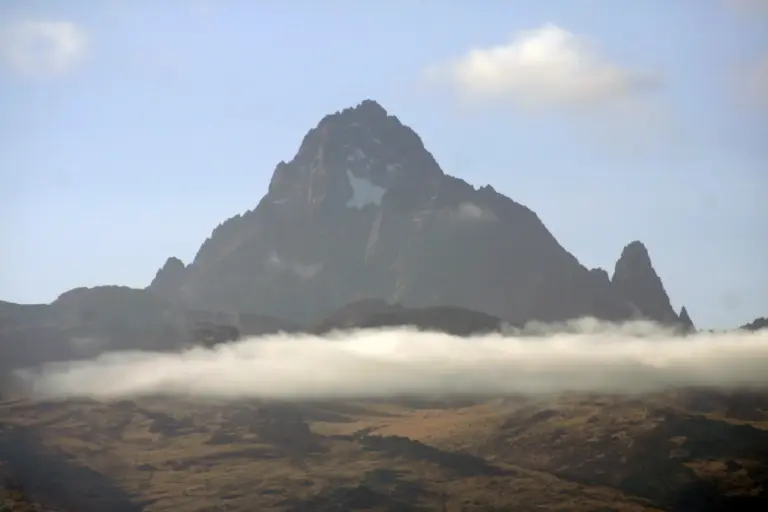 Das Ziel zum Greifen nah: Besteigung des Mt. Kenya (Gipfel Lenana, 4985 m)