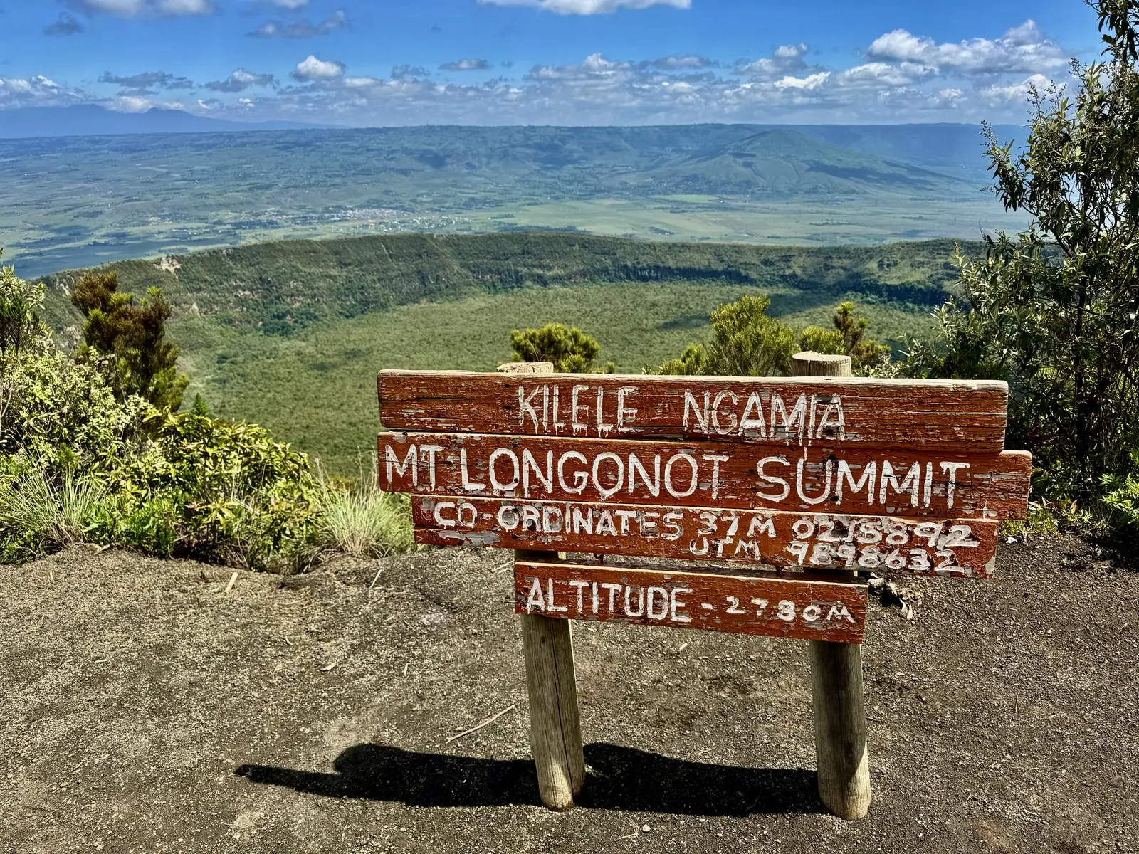 Auf dem erloschenen Vulkan Mt. Longonot (2776m) (© glückskinder.reisen)