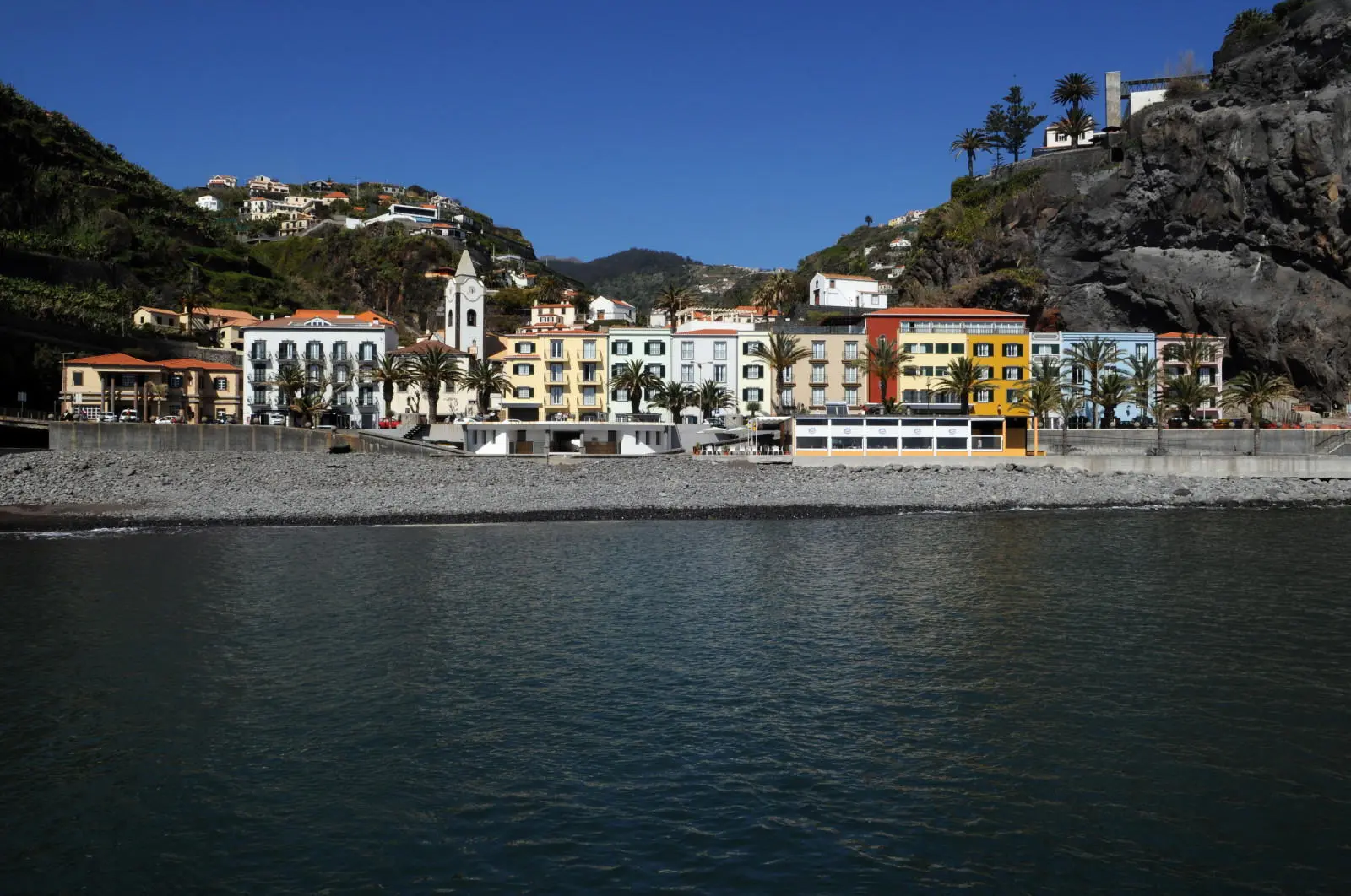 Hotel "Enotel Sunset Bay" in Ponta do Sol