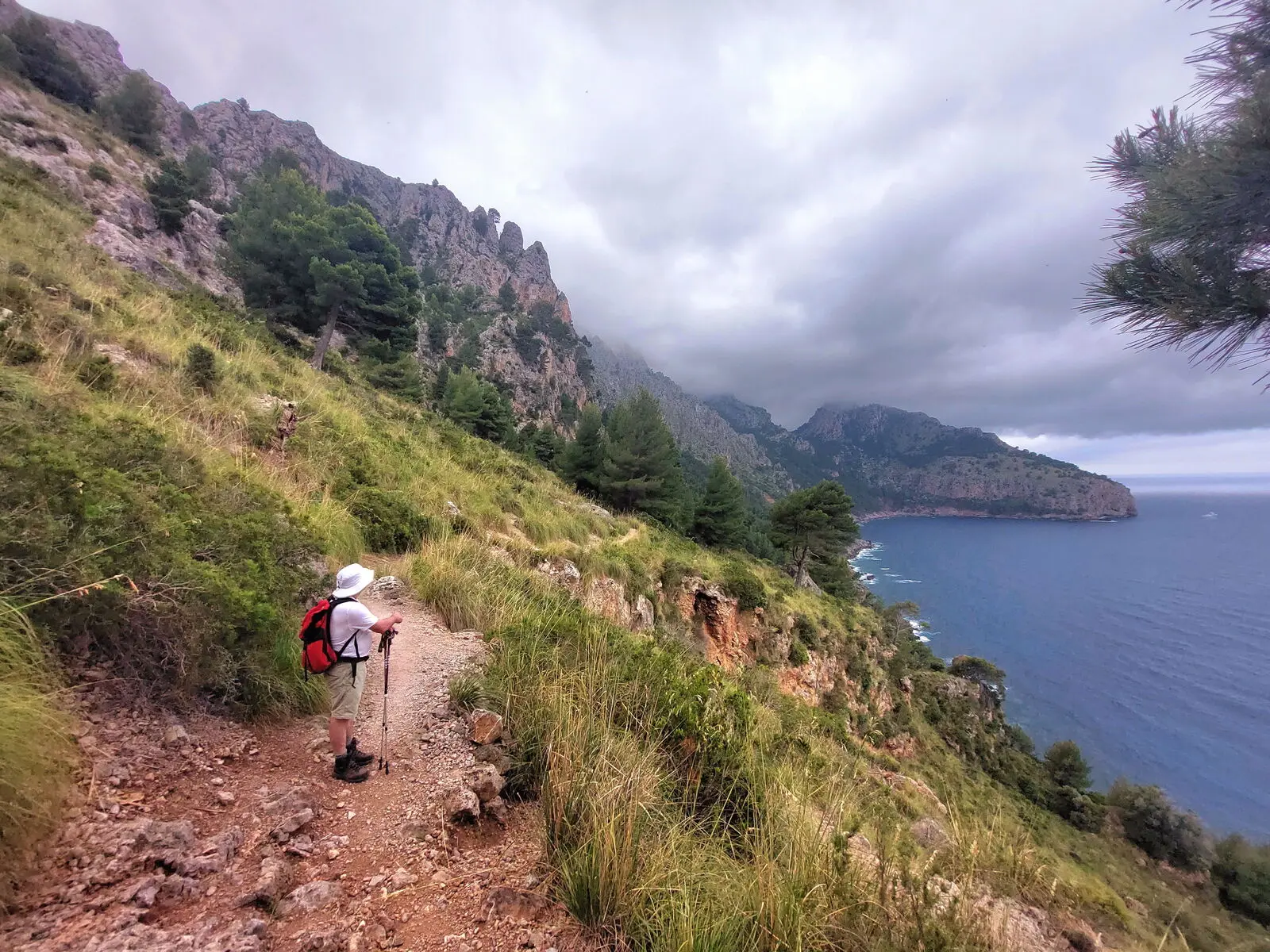 Auf abwechslungsreichen Wegen vom Mirador de Ses Barques in die Cala Tuent
