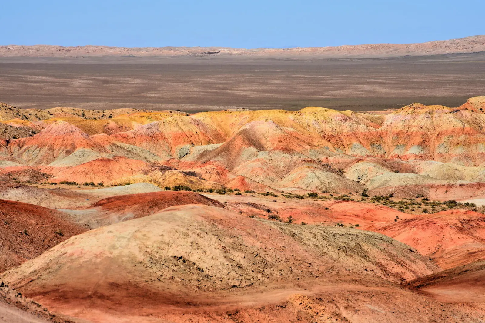 Weite Landschaften und die Farben der Wüste charakterisieren die Region...