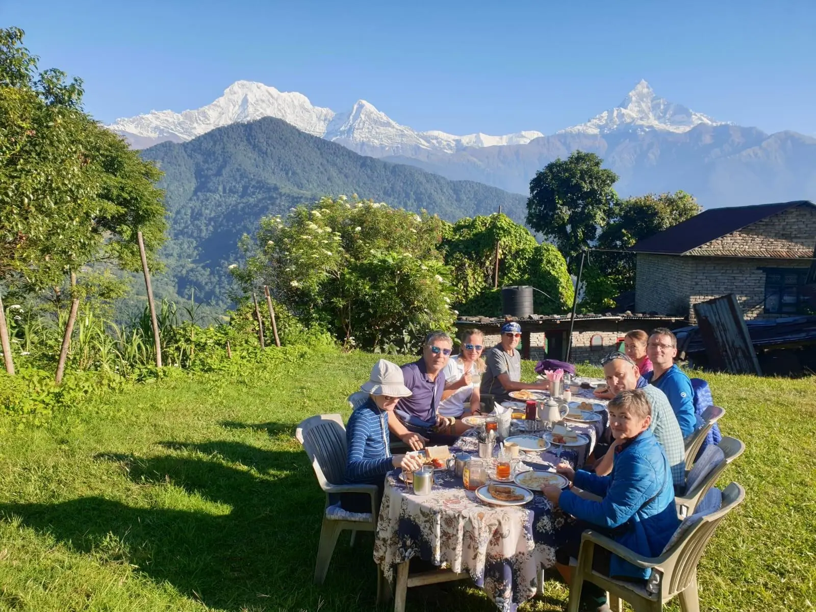 Aussichtsreiche Restaurants mit schmackhaften Gerichten versüßen die Pausen