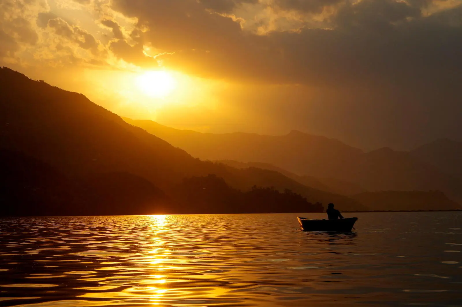 Der Phewa See und freie Zeit bieten Raum für zahlreiche Wohlfühlmomente.
