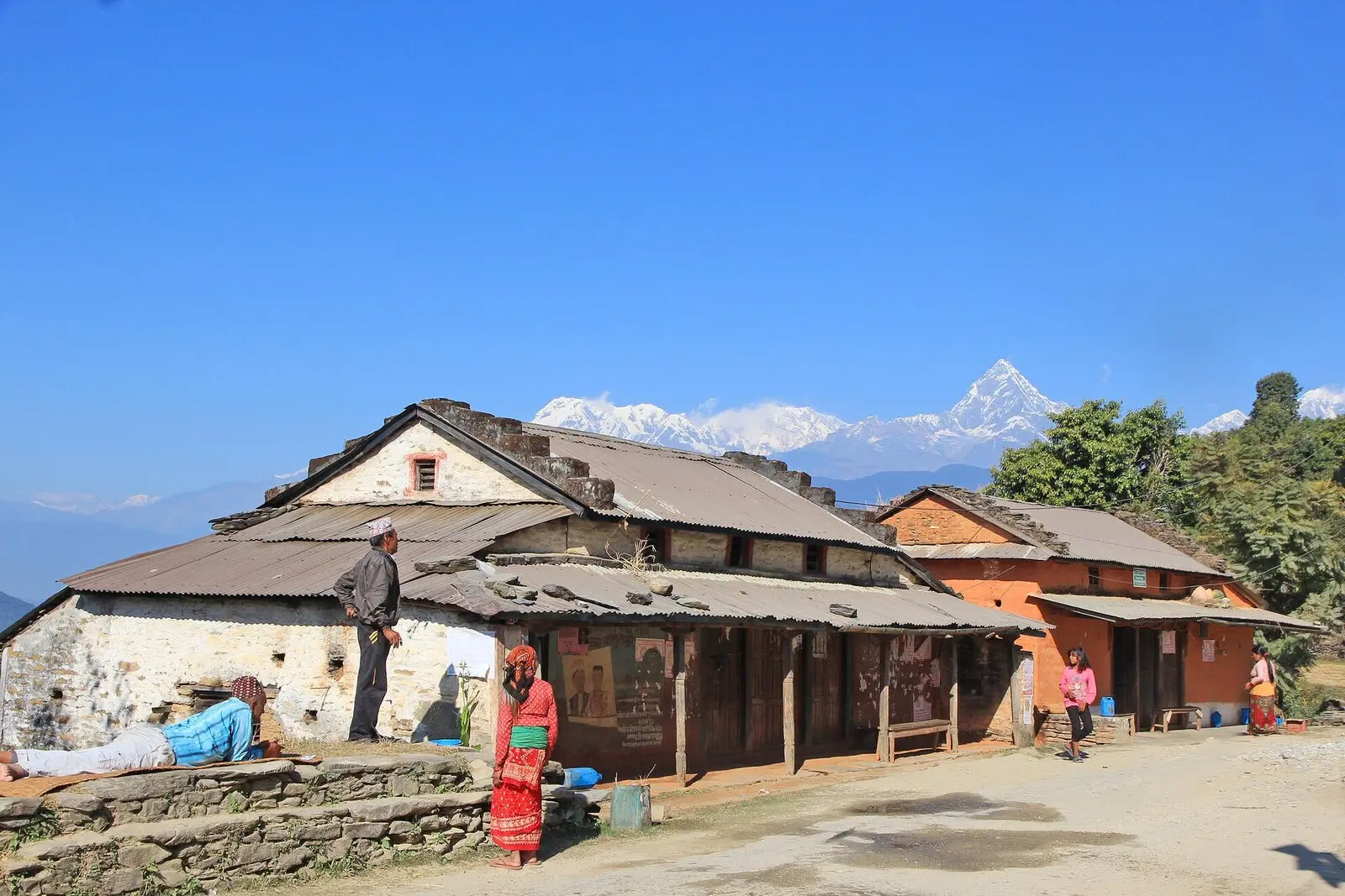 Urige Gurung-Dörfer und Annapurna Blicke begeistern auf dem Panchase Trek
