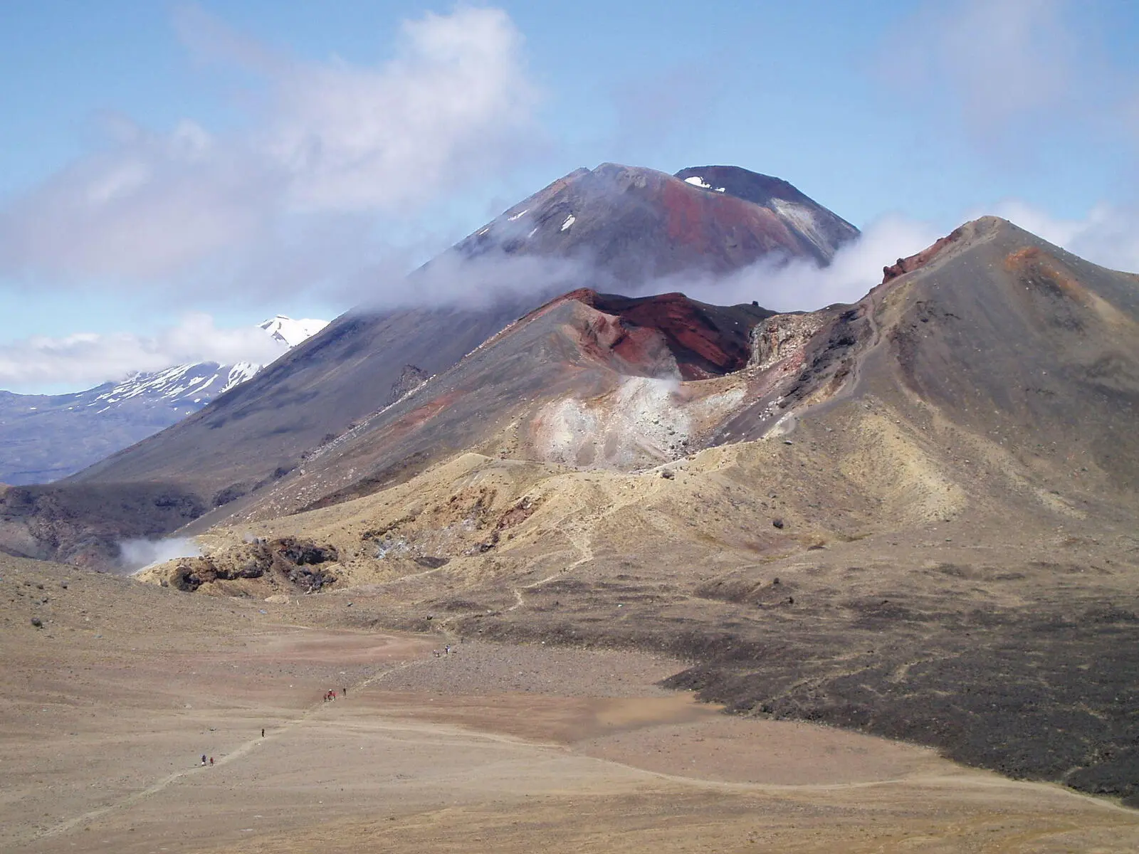 Das Tongariro Crossing gehört zu den beliebtesten Tageswanderungen 