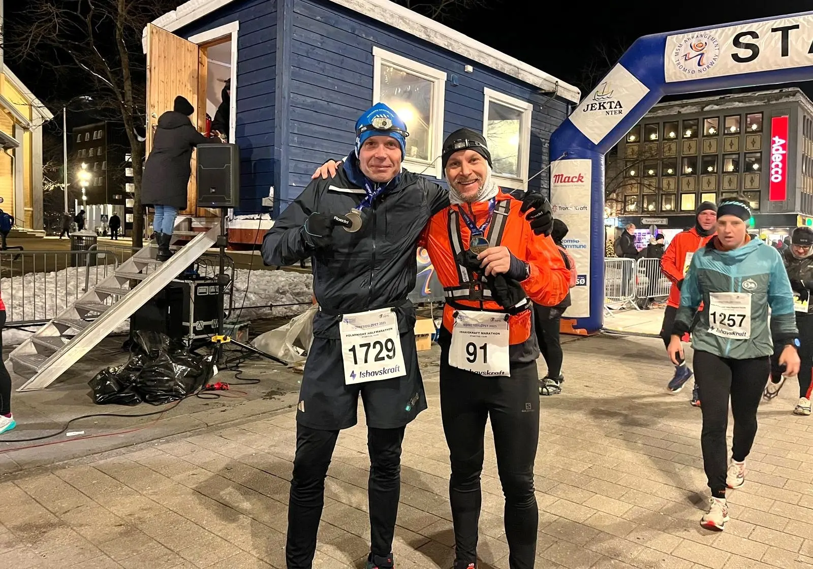 Top! Alle Läufe (M, HM, 10 & 5km) enden direkt vor unserem Hotel...