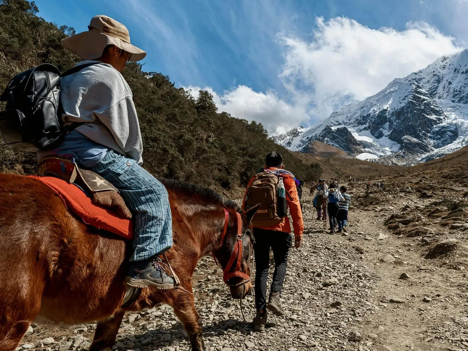 Mit Begleitmannschaft unterwegs auf dem 4-tägigen Santa Cruz Trek 