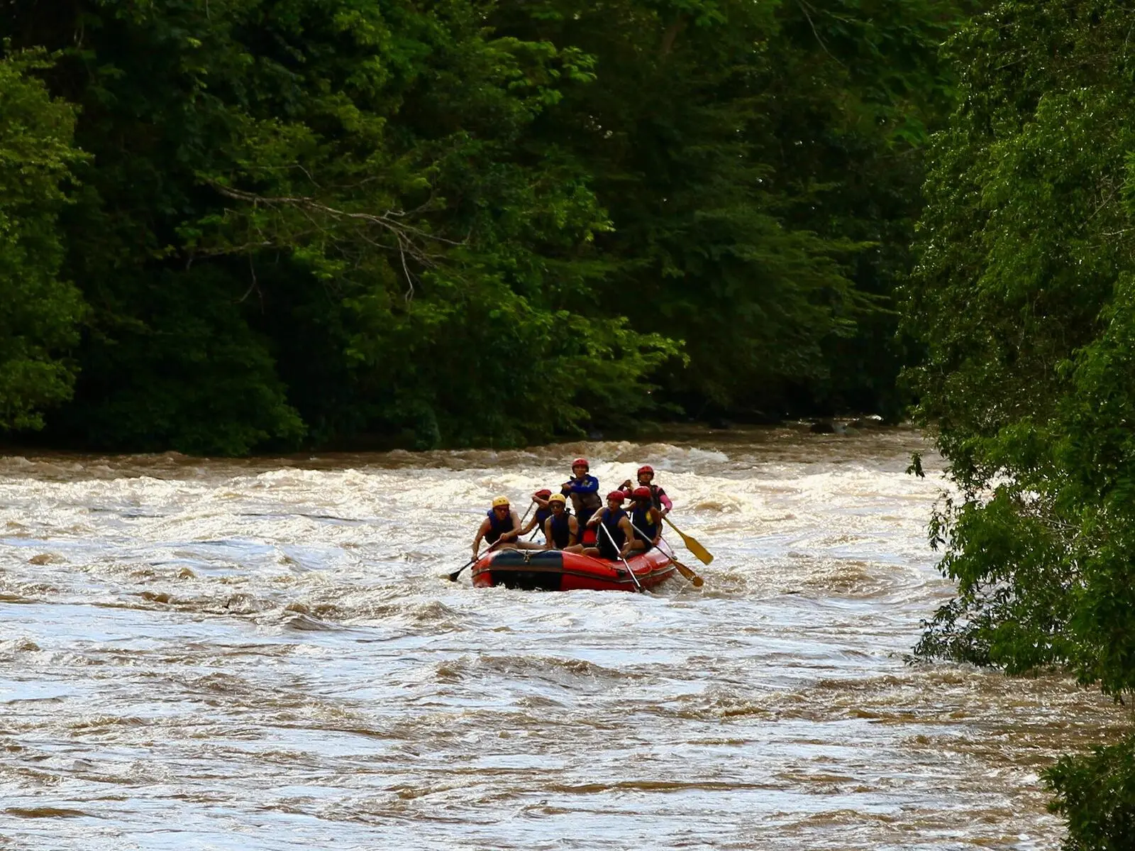Ein Tag Rafting als Kontrastprogramm zu den Wanderungen