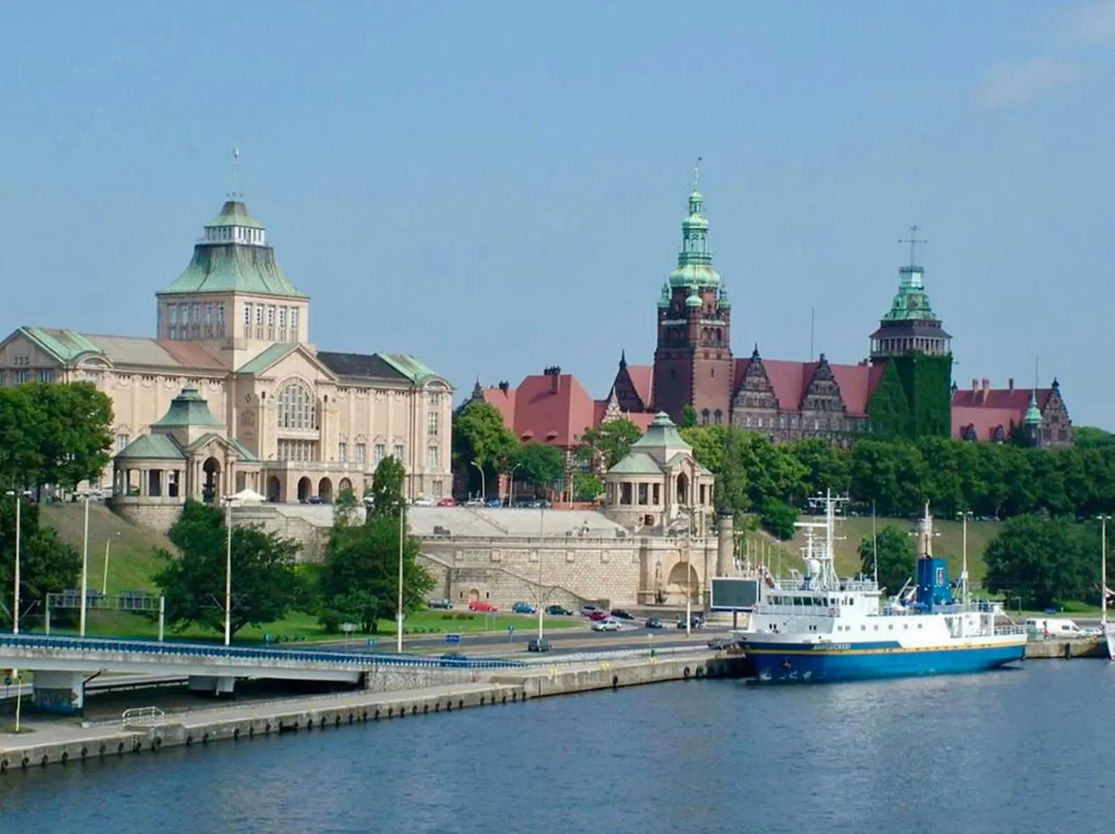 Ihre Reise beginnt in Stettin, der größten Stadt Westpommerns am Oder-Delta
