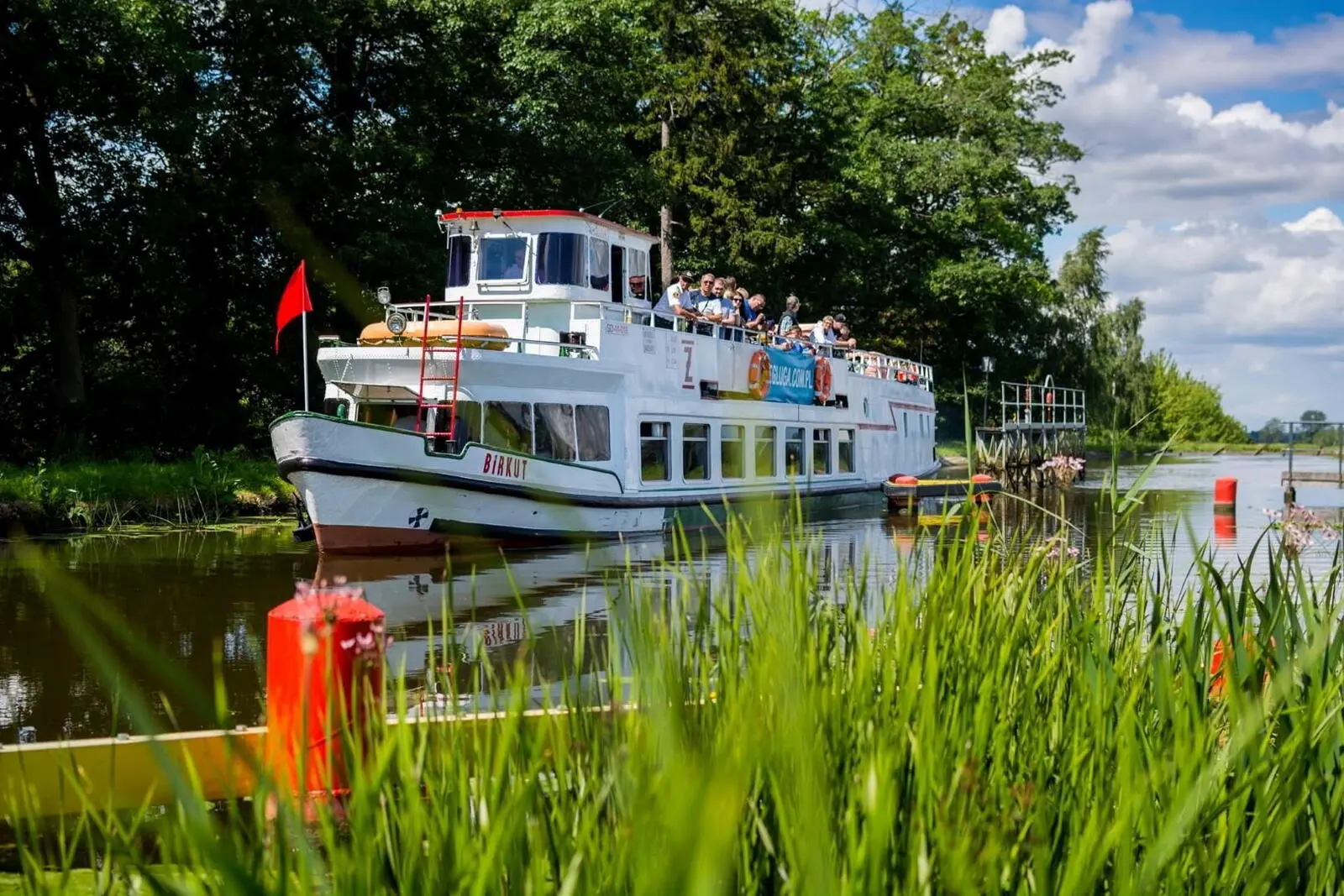 Am Nachmittag sitzen Sie selbst auf so einem Schiff