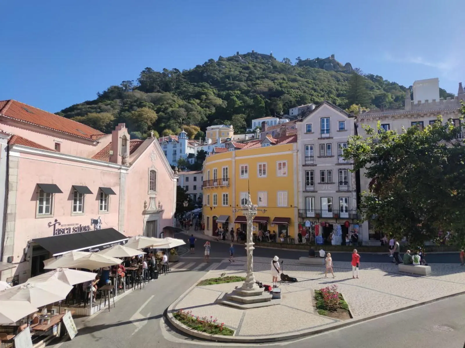 Die ersten fünf Nächte übernachten Sie im geschichtsträchtigen Sintra