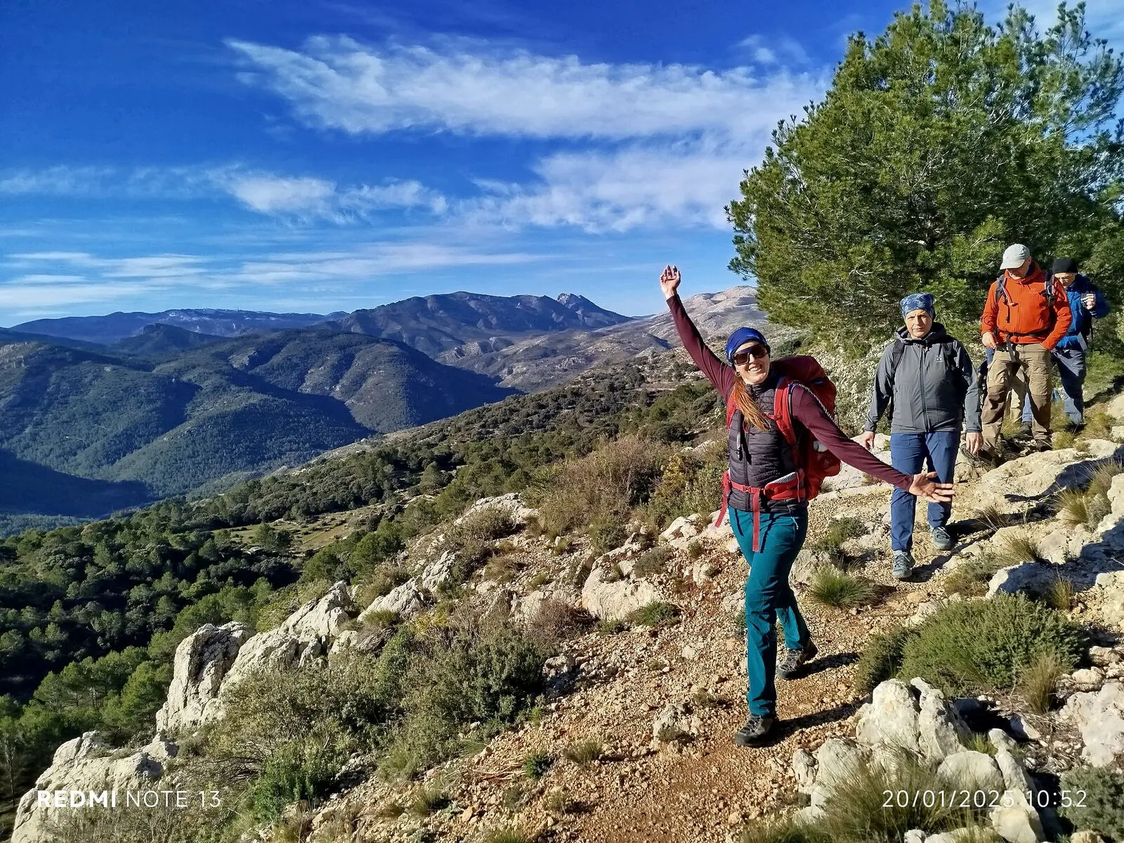 Zu Fuß erkunden Sie mit Sara die ungezähmte Sierra de Aitana