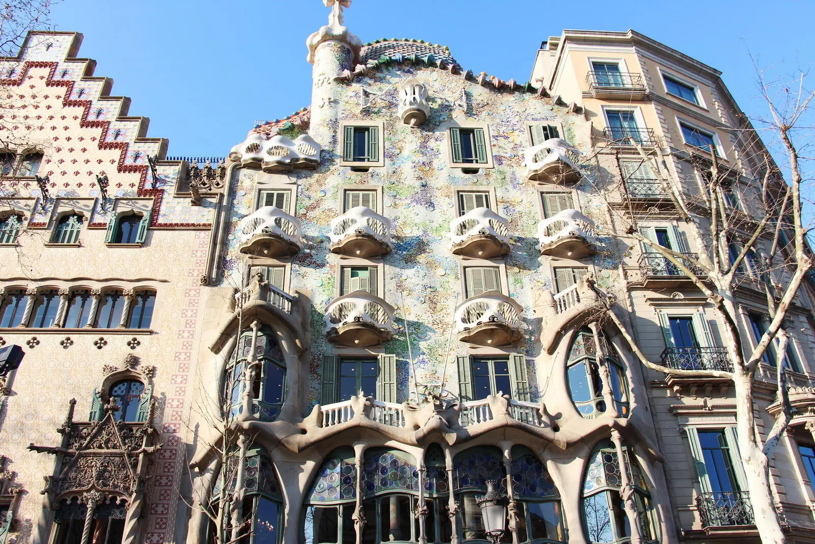 Antoni Gaudí hinterließ großartige Architektur in Barcelona. Sein geschwungener Stil ist stets eine Hommage an die Natur. Erfahren Sie mehr über Gaudí bei dieser Reise.