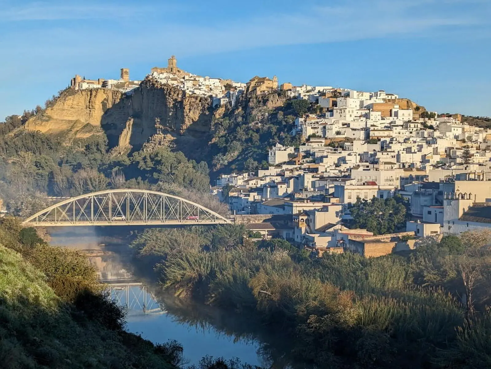Tag 6: Fahrt zum Atlantik. Arcos: Stadtwanderung bis hinauf zur Basilika.