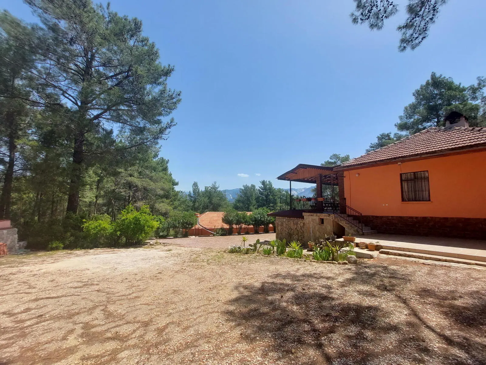 Willkommen auf der privatgeführten Bergpension „Emre” am See – Ihre Unterkunft für die nächsten 5 Tage ...