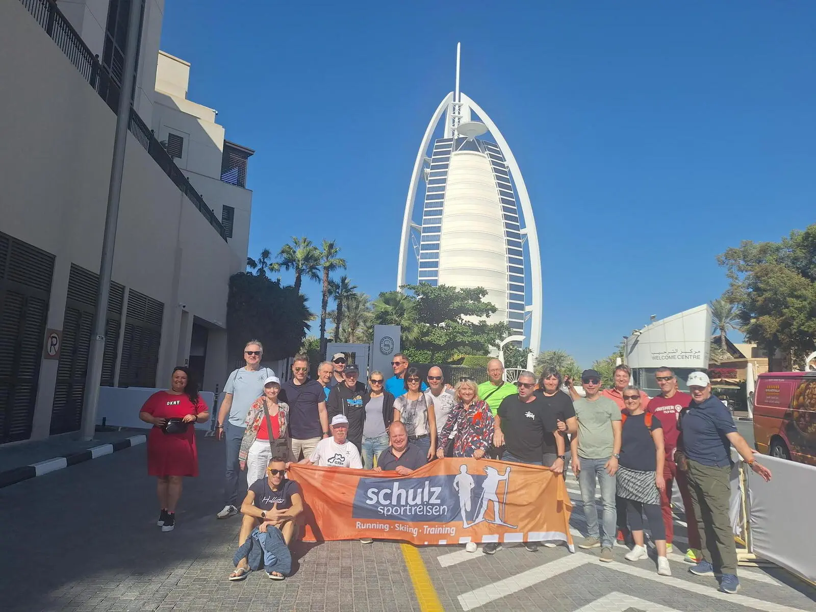 Teamspirit trifft Traumkulisse - Burj Al Arab, wir waren da